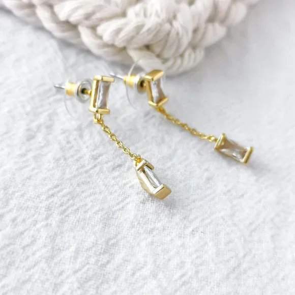 Kendra Scott Gold Earrings - Picture 2 of 5